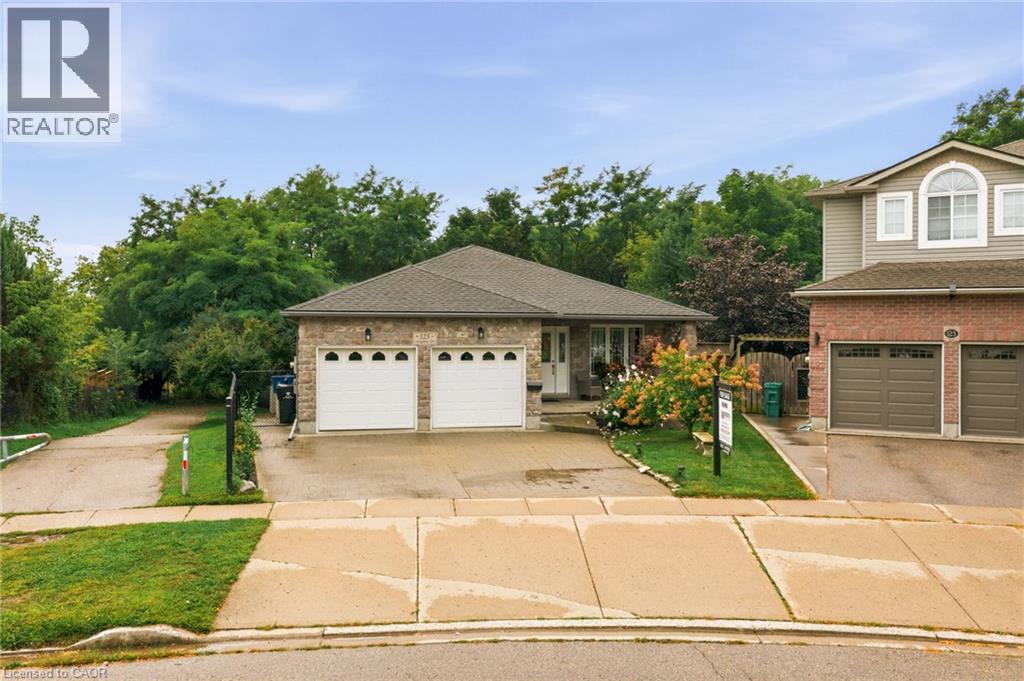 125 LANGLAW Drive, Cambridge, Ontario