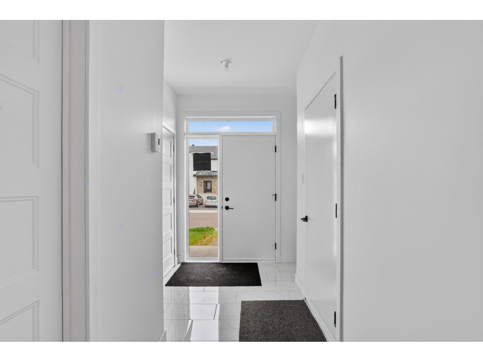2264 Rue Grimard Trois-Rivières Quebec Canada G8Y0L4 2