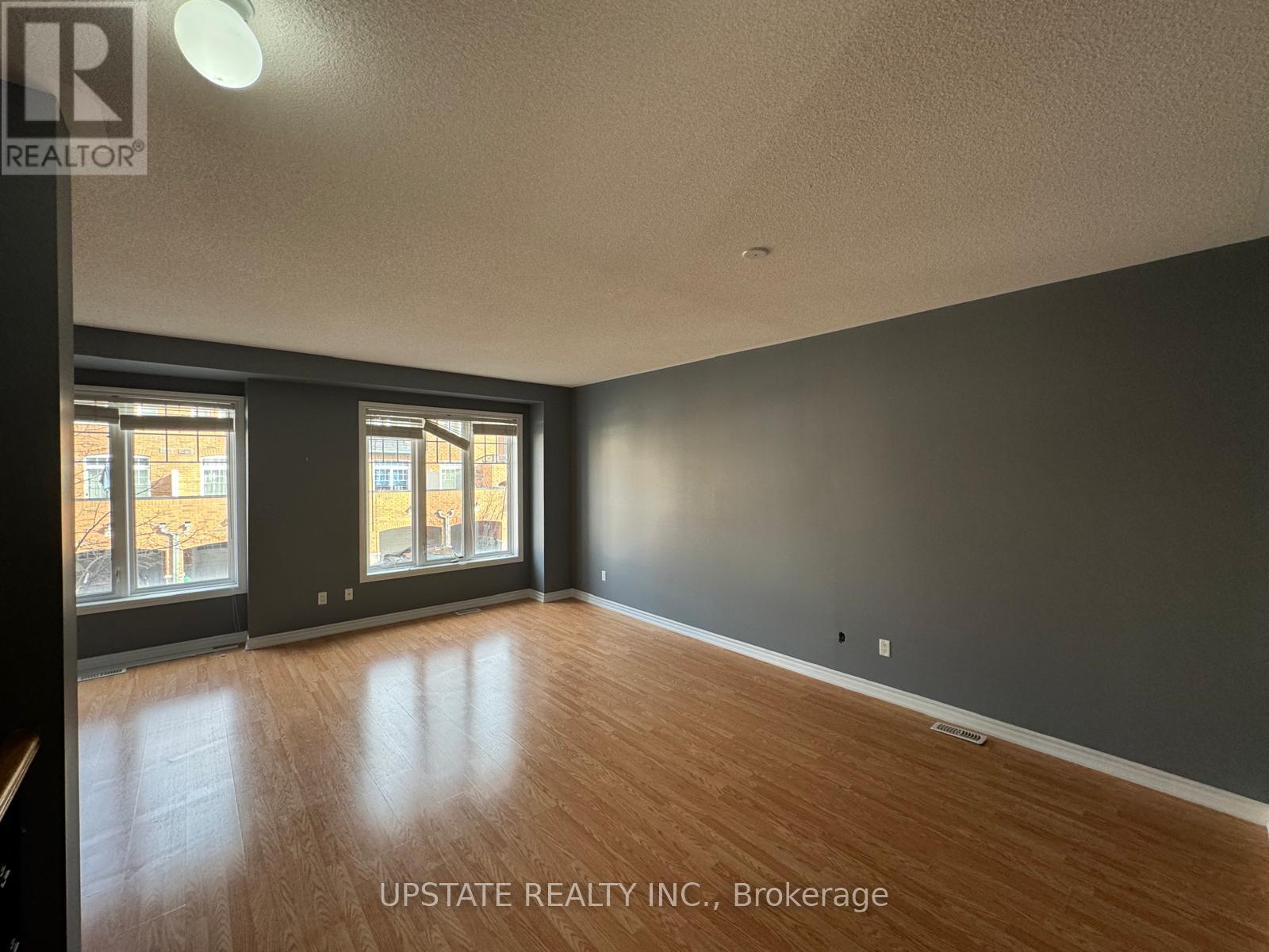29 Magdalene Crescent, Brampton, Ontario  L6Z 0G8 - Photo 2 - W13766450