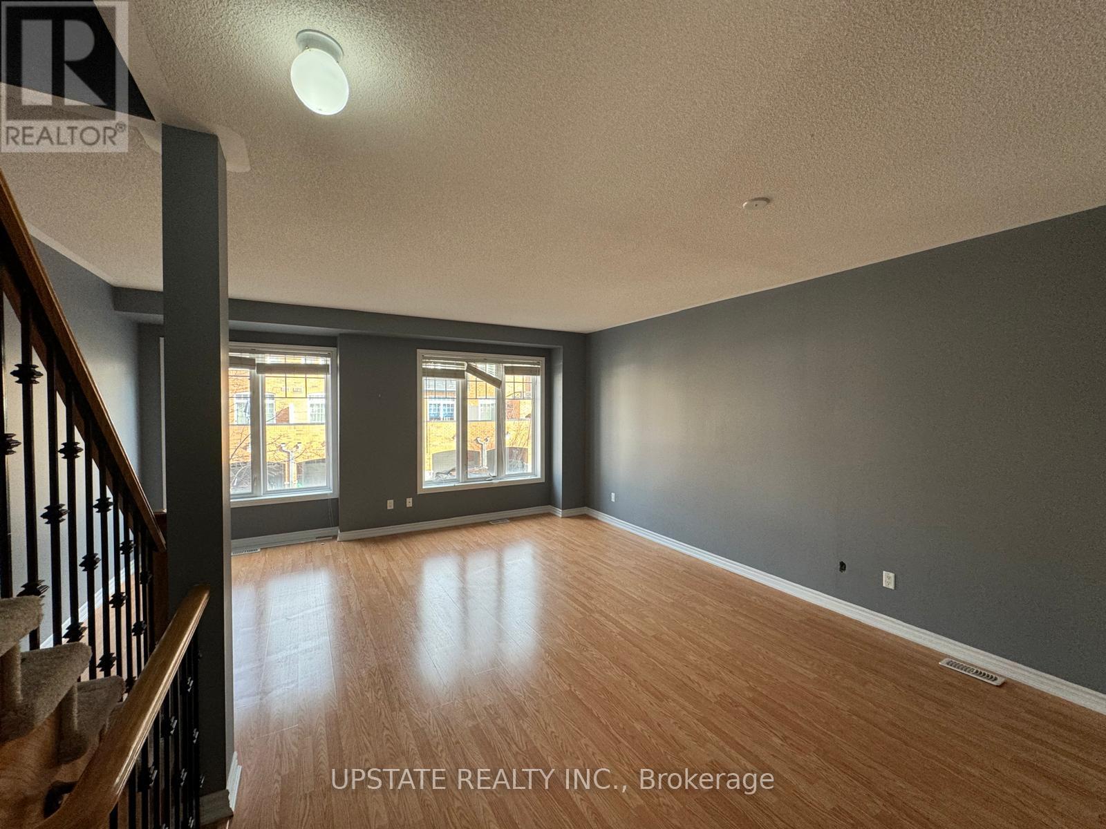29 Magdalene Crescent, Brampton, Ontario  L6Z 0G8 - Photo 3 - W13766450