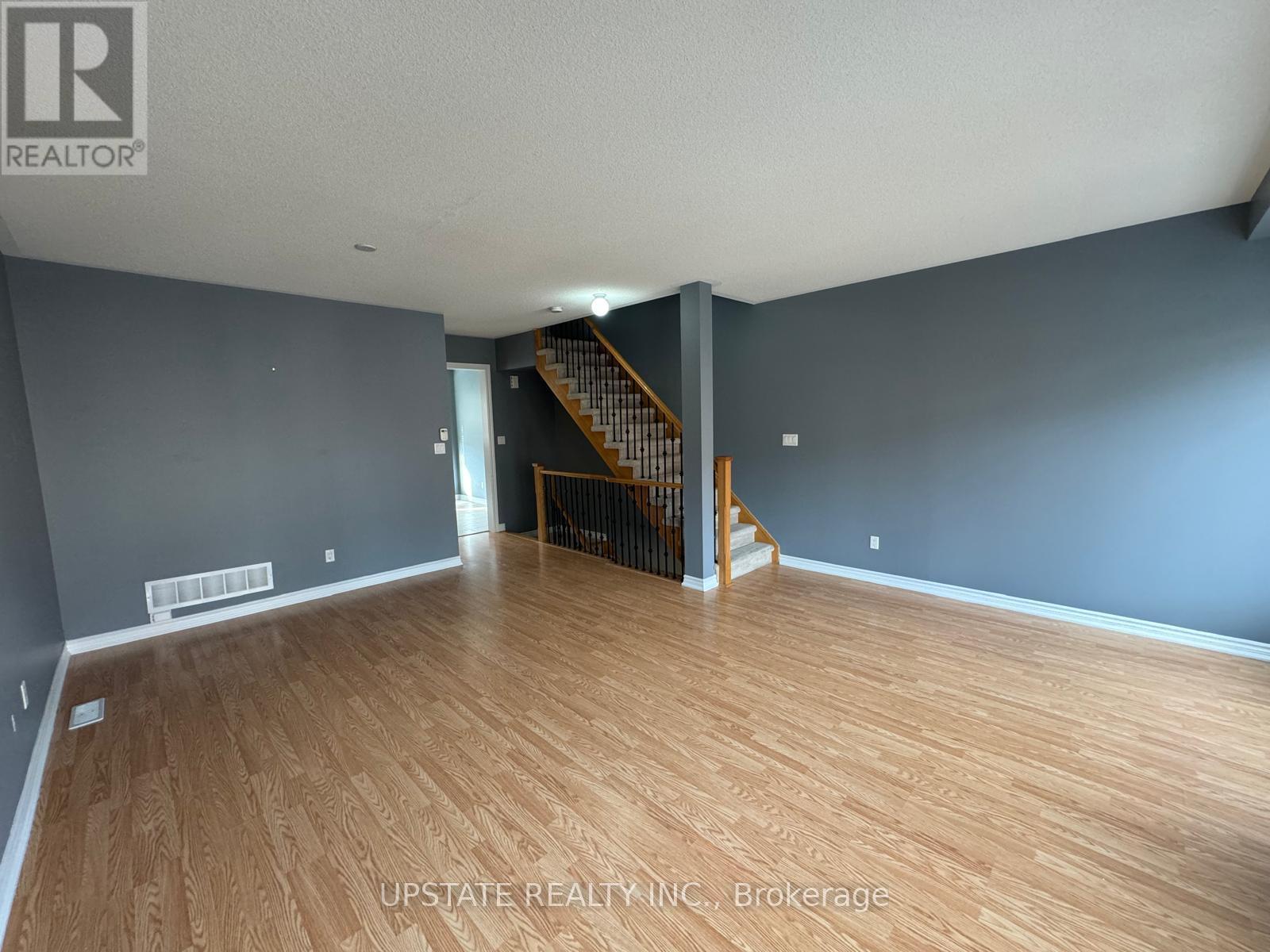 29 Magdalene Crescent, Brampton, Ontario  L6Z 0G8 - Photo 4 - W13766450