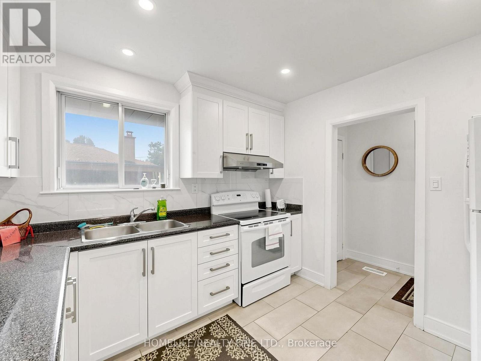 168 Wincott Drive, Toronto, Ontario  M9R 2P8 - Photo 12 - W13766452