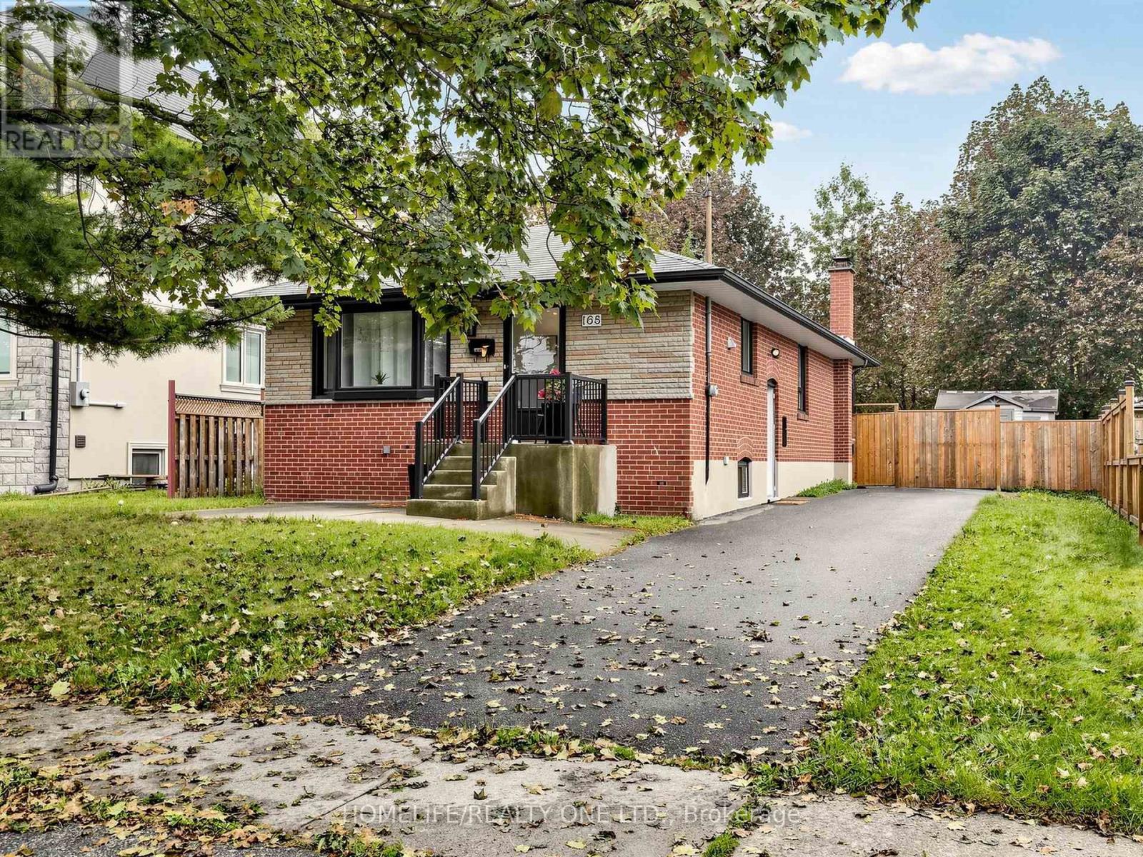 168 Wincott Drive, Toronto, Ontario  M9R 2P8 - Photo 3 - W13766452