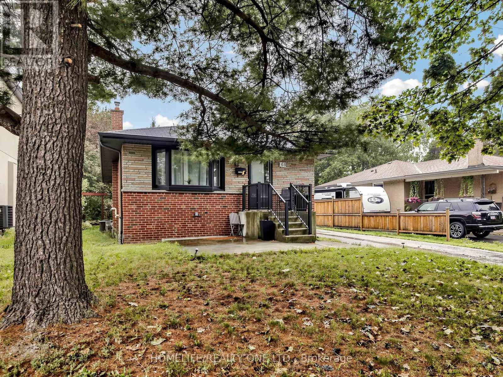 168 Wincott Drive, Toronto, Ontario  M9R 2P8 - Photo 4 - W13766452