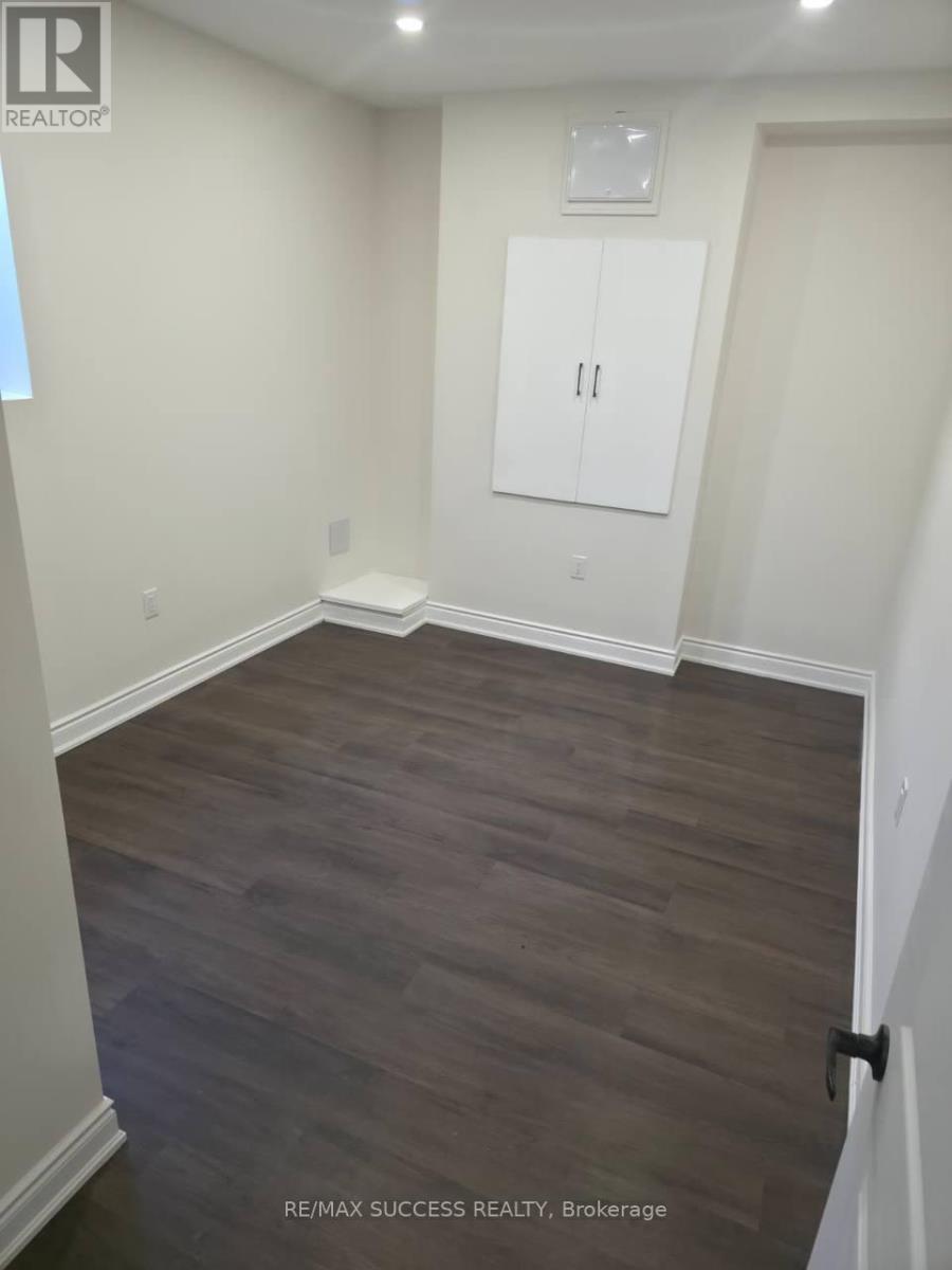 Lower - 1407 Hearns Place, Milton, Ontario  L9E 2J7 - Photo 5 - W13766720