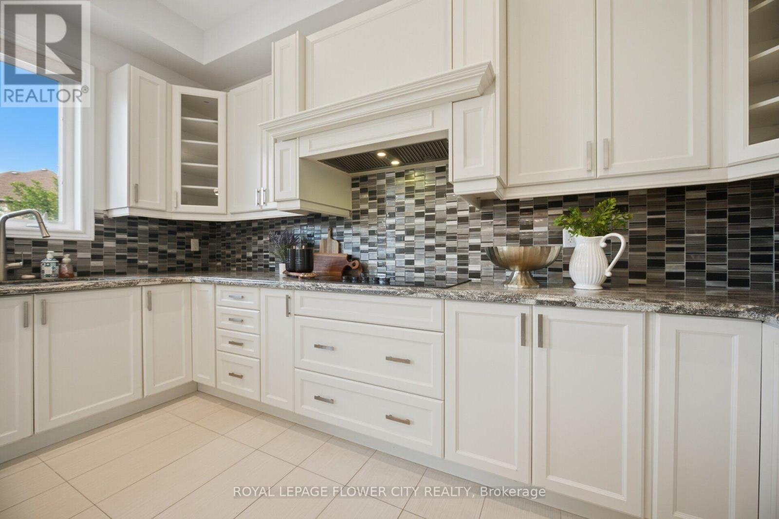 18 Malpass Street, Brampton, Ontario  L7A 4P8 - Photo 11 - W13766756
