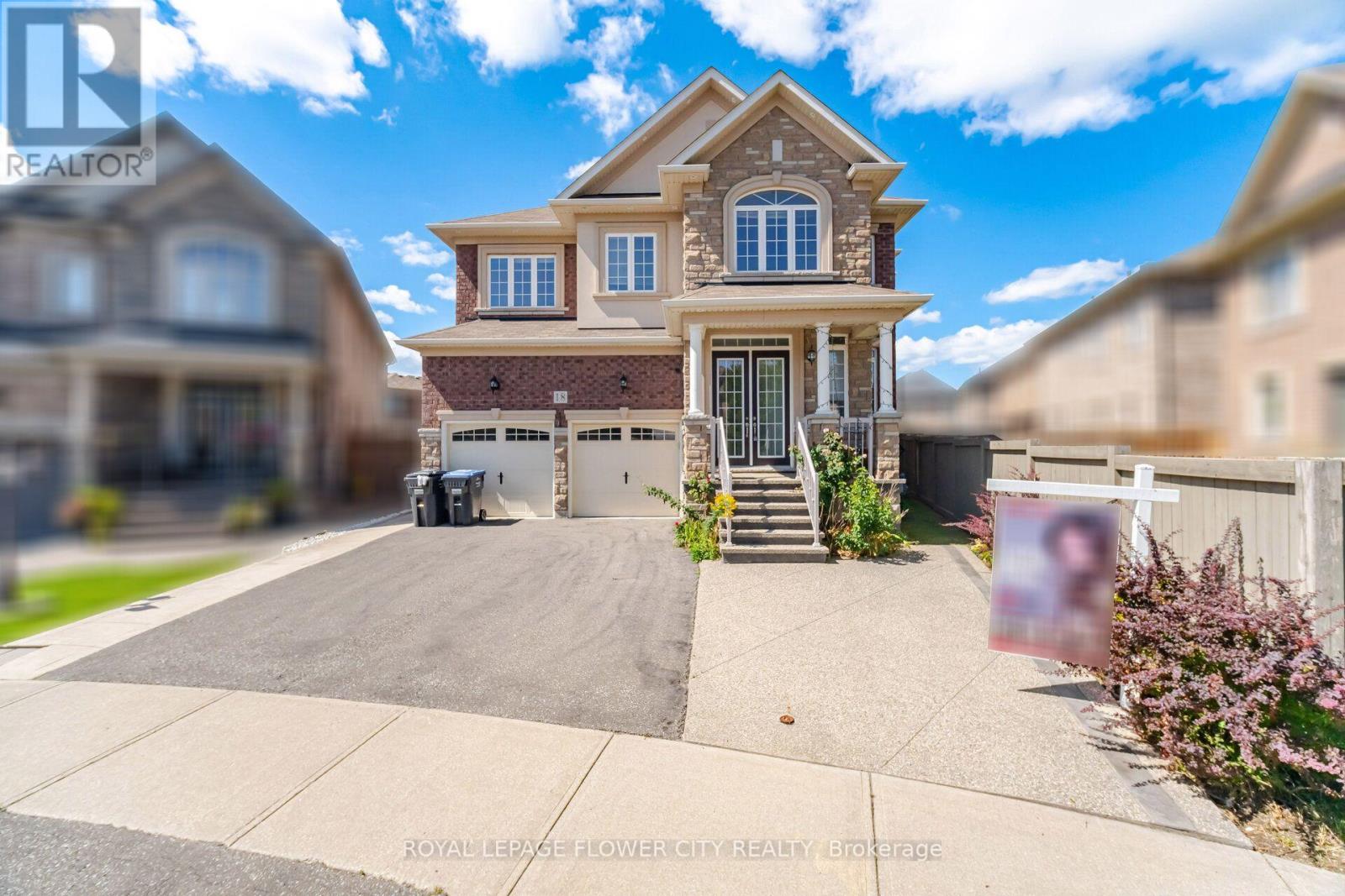 18 Malpass Street, Brampton, Ontario  L7A 4P8 - Photo 2 - W13766756