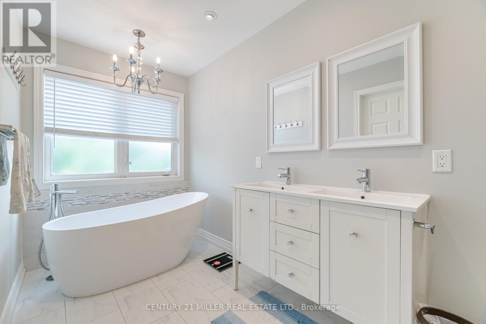 2191 Emily Circle, Oakville, Ontario  L6M 0E5 - Photo 25 - W13766798