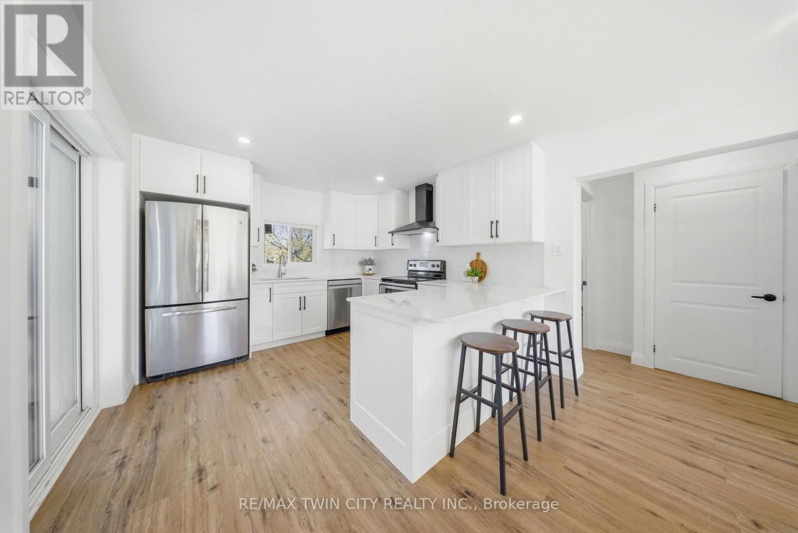 23 Aberdeen Street, Haldimand, Ontario  N3W 1C8 - Photo 9 - X13766476