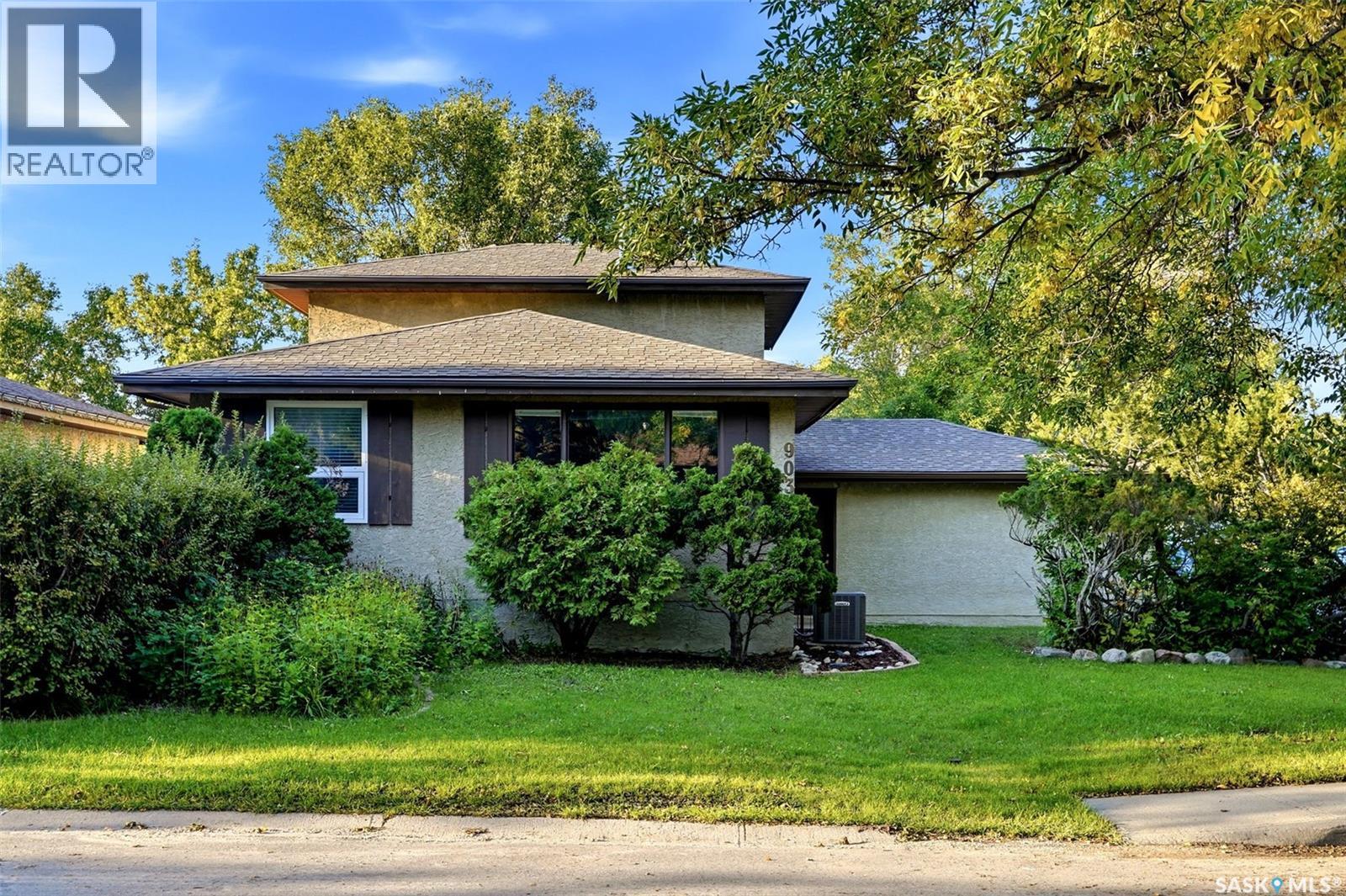 903 Rowell CRESCENT N, Regina, Saskatchewan