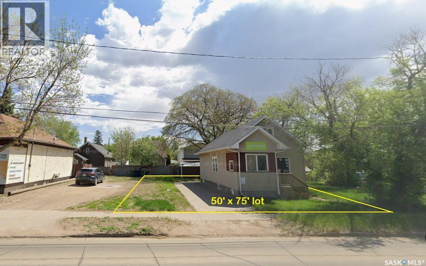877 9th Avenue Nw, Moose Jaw, Saskatchewan  S6H 4J3 - Photo 2 - SK047993