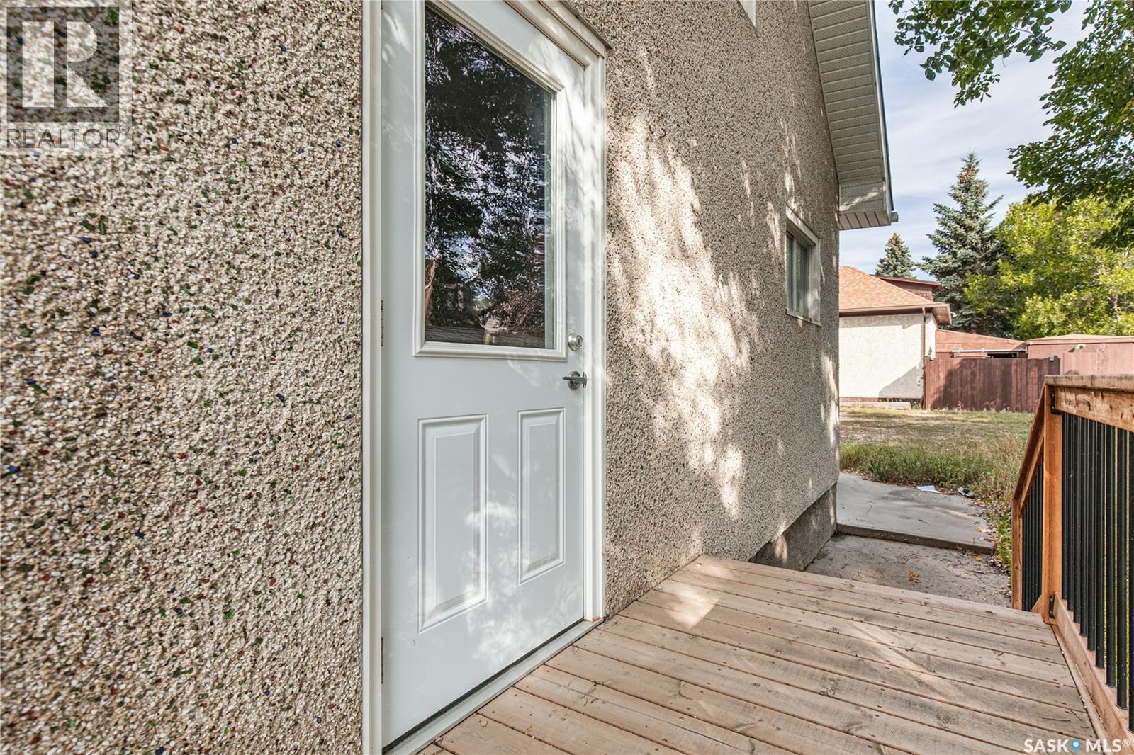 877 9th Avenue Nw, Moose Jaw, Saskatchewan  S6H 4J3 - Photo 24 - SK047993