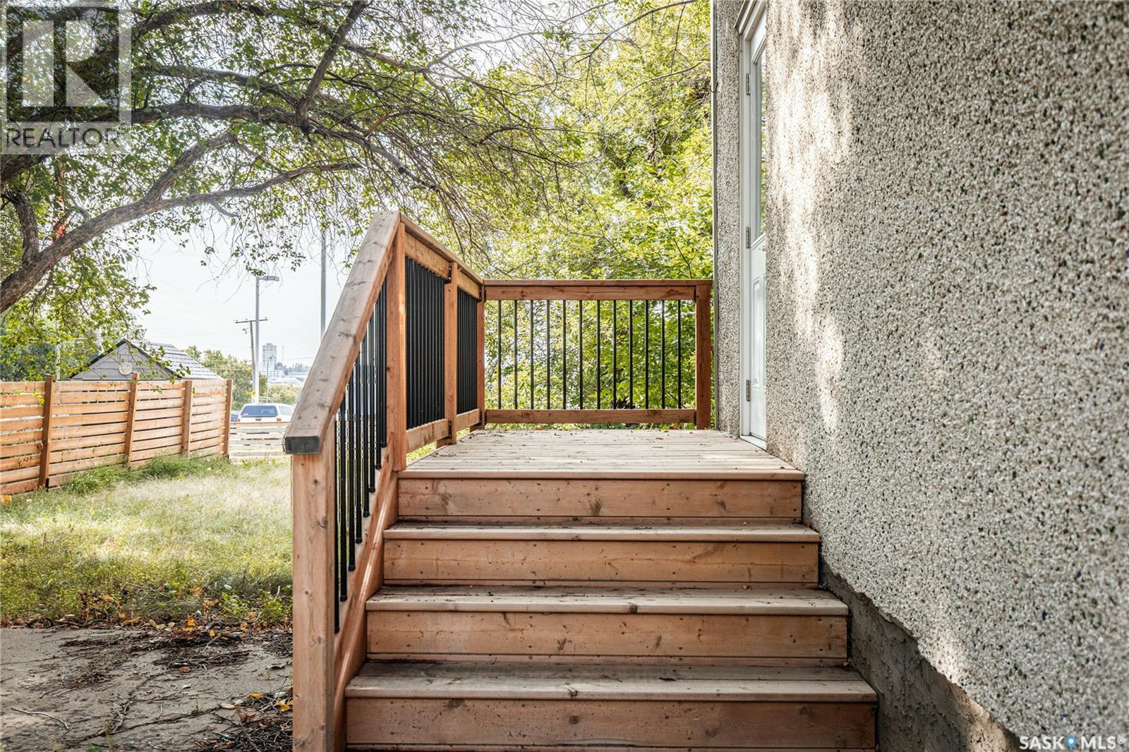 877 9th Avenue Nw, Moose Jaw, Saskatchewan  S6H 4J3 - Photo 25 - SK047993