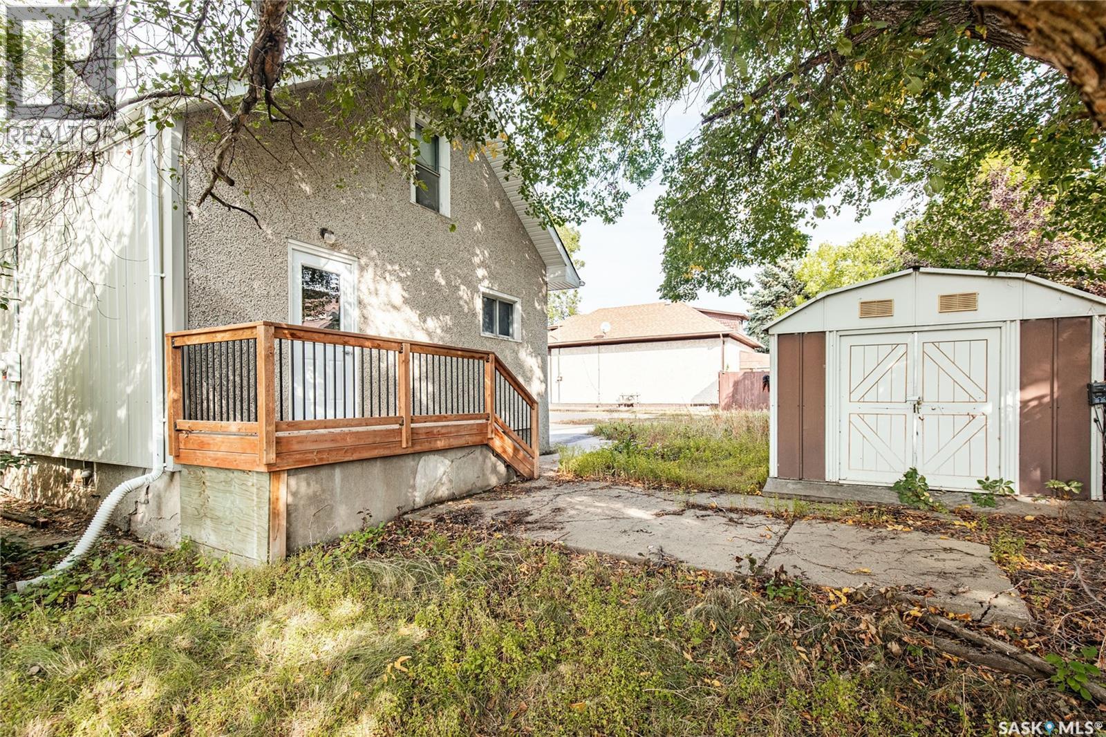 877 9th Avenue Nw, Moose Jaw, Saskatchewan  S6H 4J3 - Photo 28 - SK047993