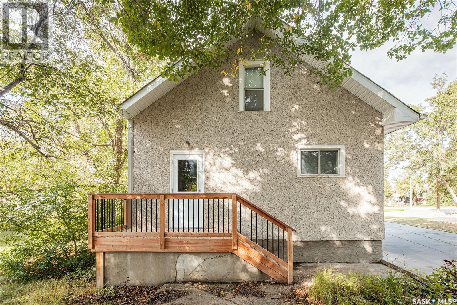877 9th Avenue Nw, Moose Jaw, Saskatchewan  S6H 4J3 - Photo 43 - SK047993