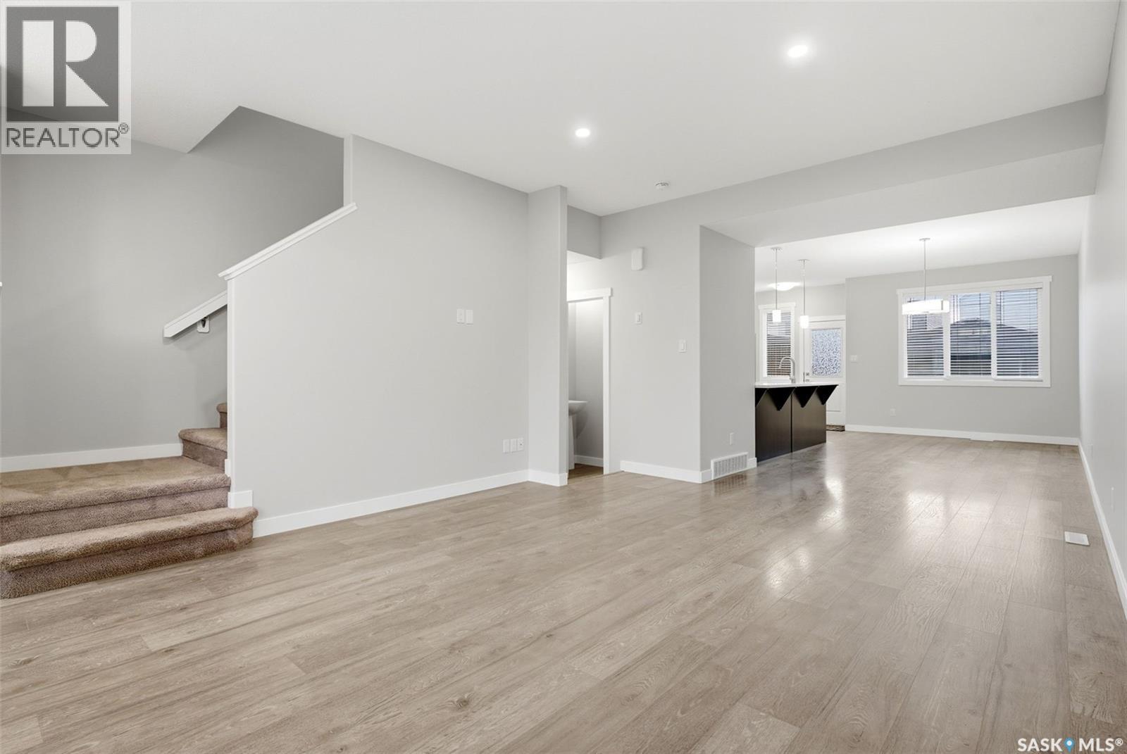 4241 E Keller Avenue, Regina, Saskatchewan  S4V 3P8 - Photo 6 - SK047988