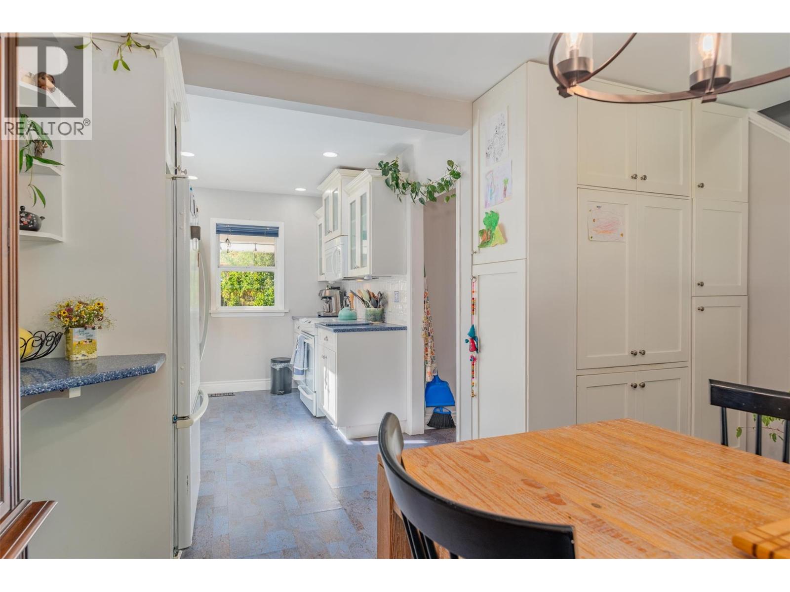 755 Eliot Street, Warfield, British Columbia  V1R 2E6 - Photo 8 - 10400175