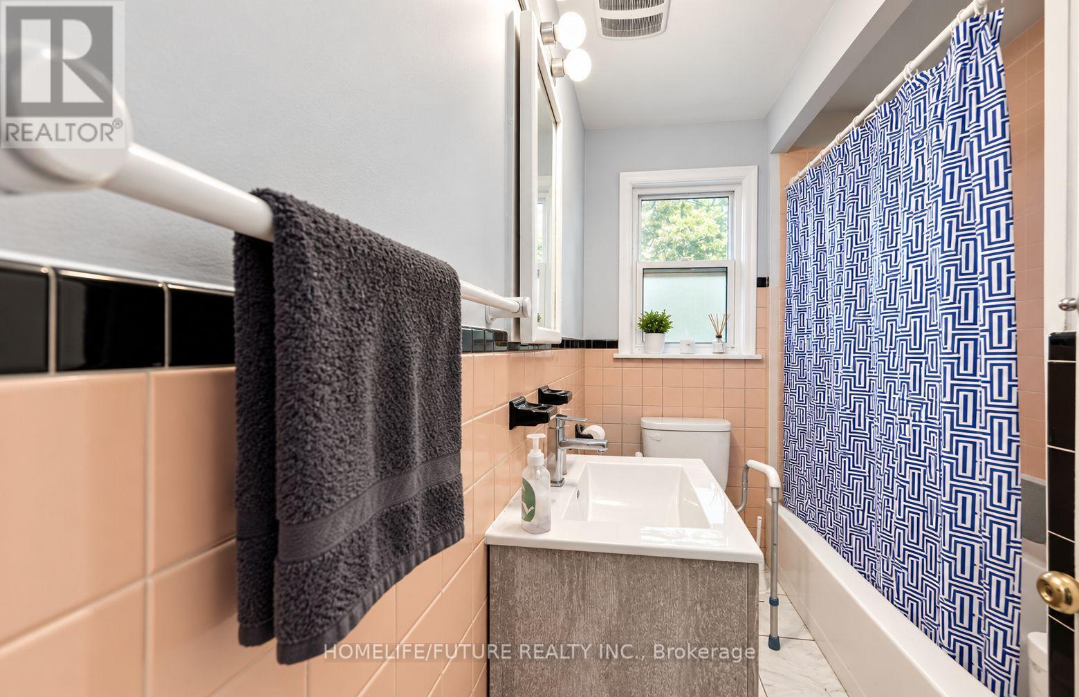 65 Blakemanor Boulevard, Toronto, Ontario  M1J 2W6 - Photo 5 - E13763694