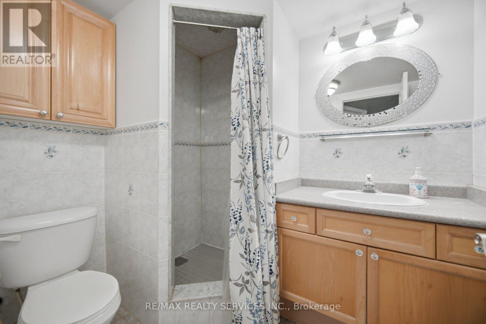 92 Farthingale Crescent, Brampton, Ontario  L7A 1W8 - Photo 39 - W13765222