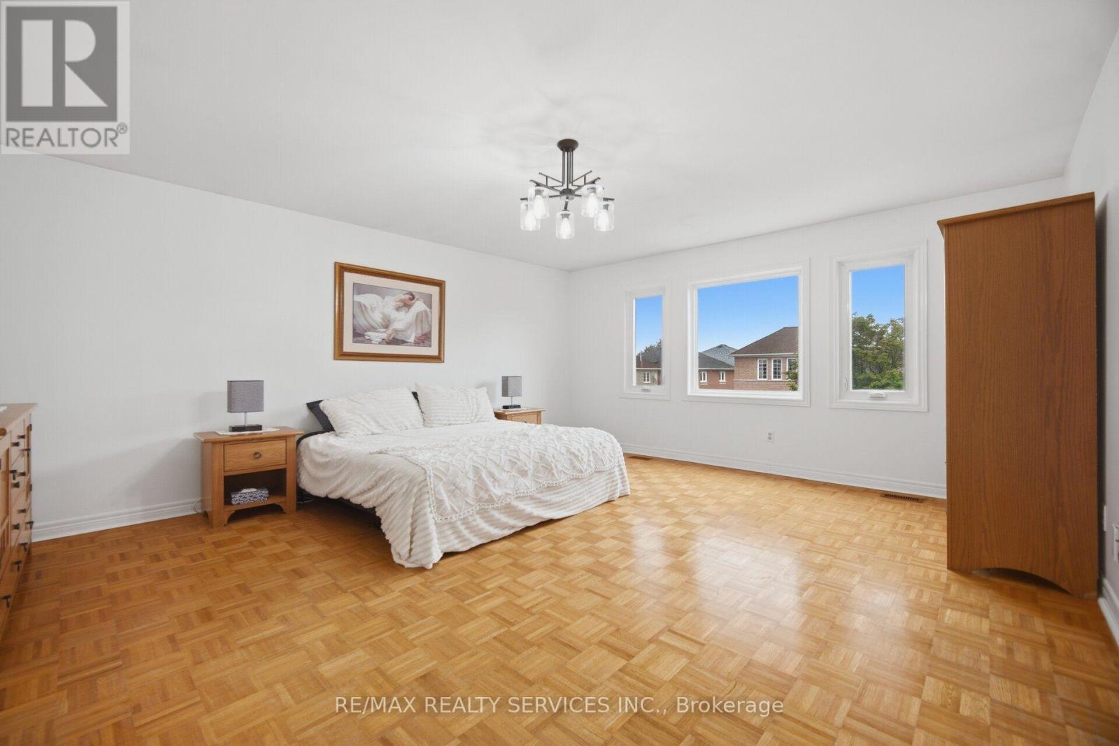 92 Farthingale Crescent, Brampton, Ontario  L7A 1W8 - Photo 18 - W13765222