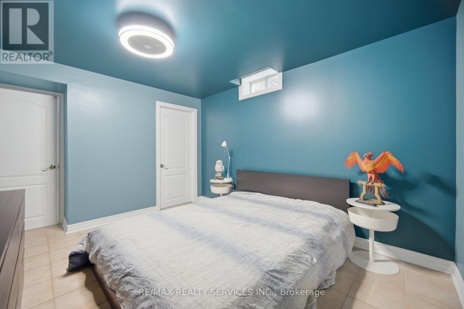 92 Farthingale Crescent, Brampton, Ontario  L7A 1W8 - Photo 35 - W13765222