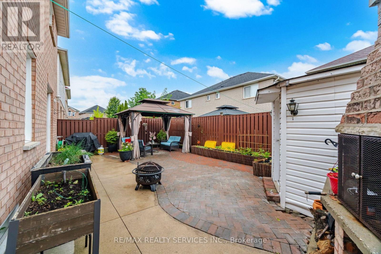 92 Farthingale Crescent, Brampton, Ontario  L7A 1W8 - Photo 45 - W13765222