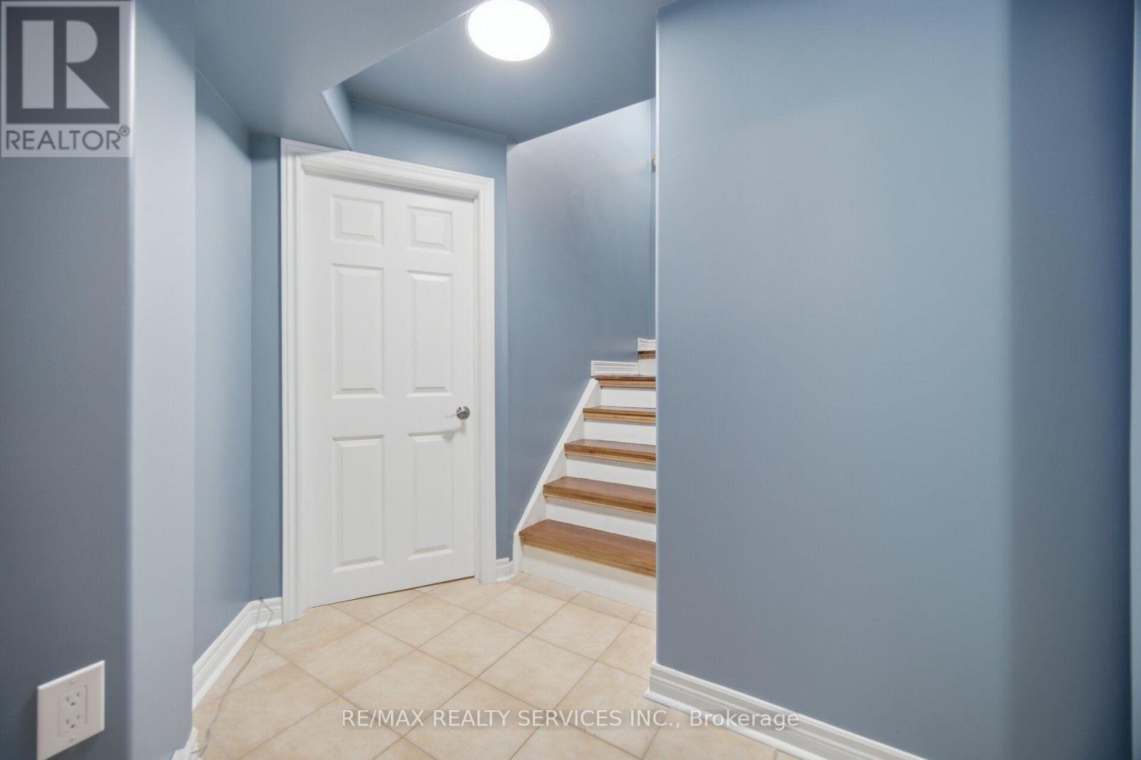92 Farthingale Crescent, Brampton, Ontario  L7A 1W8 - Photo 29 - W13765222