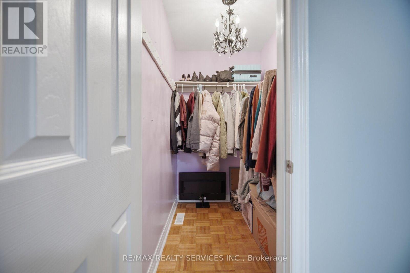 92 Farthingale Crescent, Brampton, Ontario  L7A 1W8 - Photo 42 - W13765222