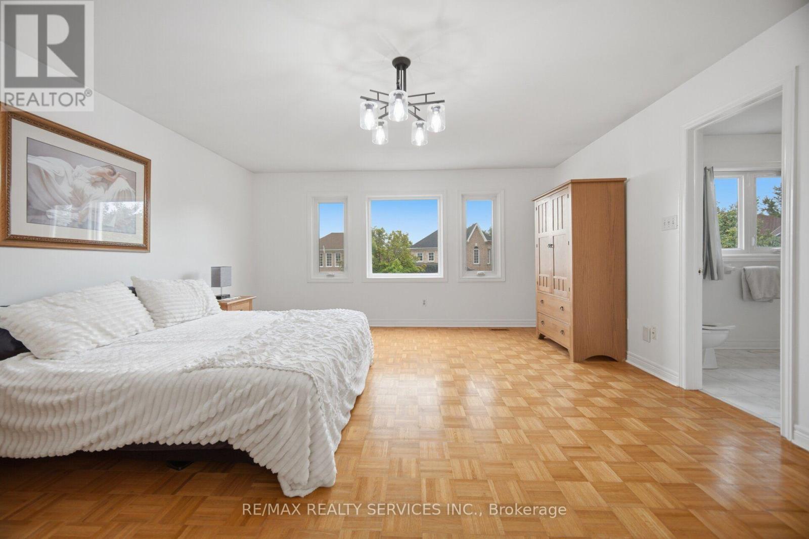 92 Farthingale Crescent, Brampton, Ontario  L7A 1W8 - Photo 19 - W13765222