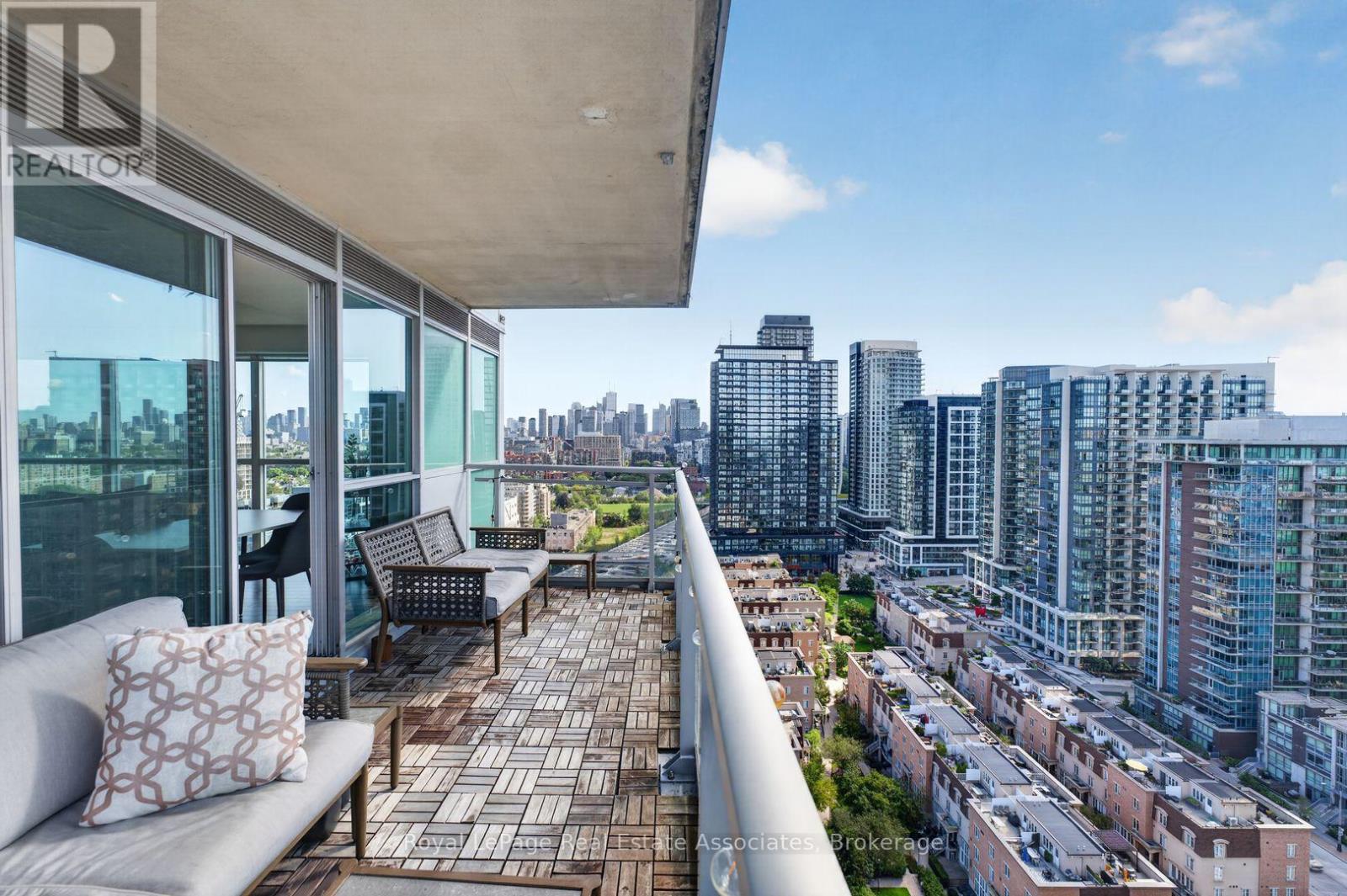 2210 - 80 Western Battery Road, Toronto, Ontario  M6K 3S1 - Photo 18 - C13765998