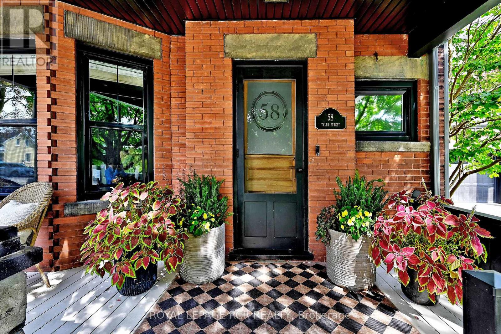 58 TYLER STREET, Aurora, Ontario