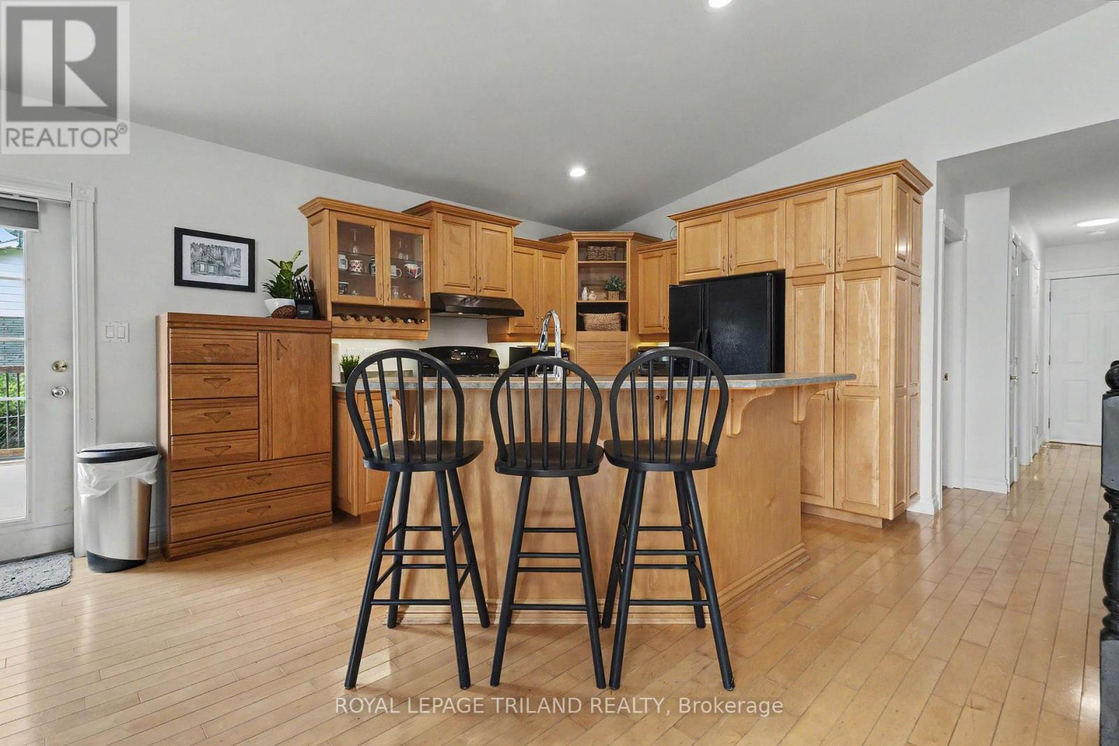 10234 Julie Avenue, Lambton Shores, Ontario  N0M 1T0 - Photo 18 - X13766878