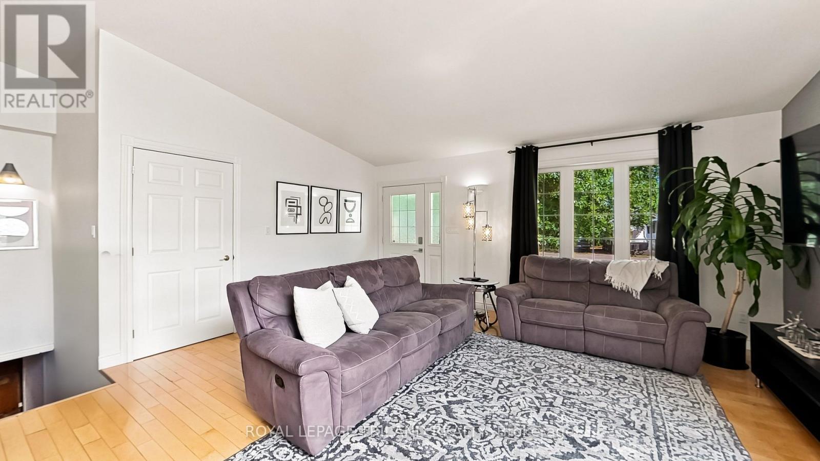 10234 Julie Avenue, Lambton Shores, Ontario  N0M 1T0 - Photo 6 - X13766878