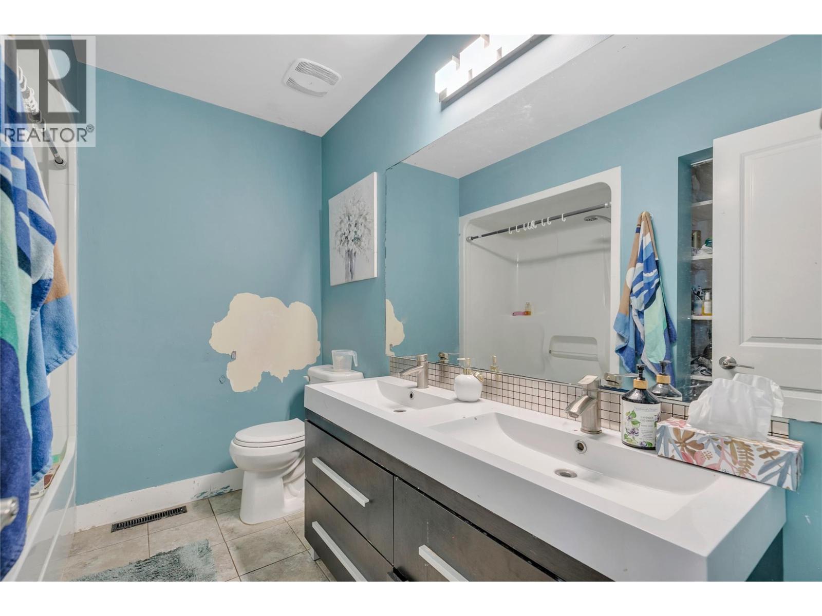 2080 McKenzie Road Kelowna Photo 9 2080 McKenzie Road Kelowna Photo 9