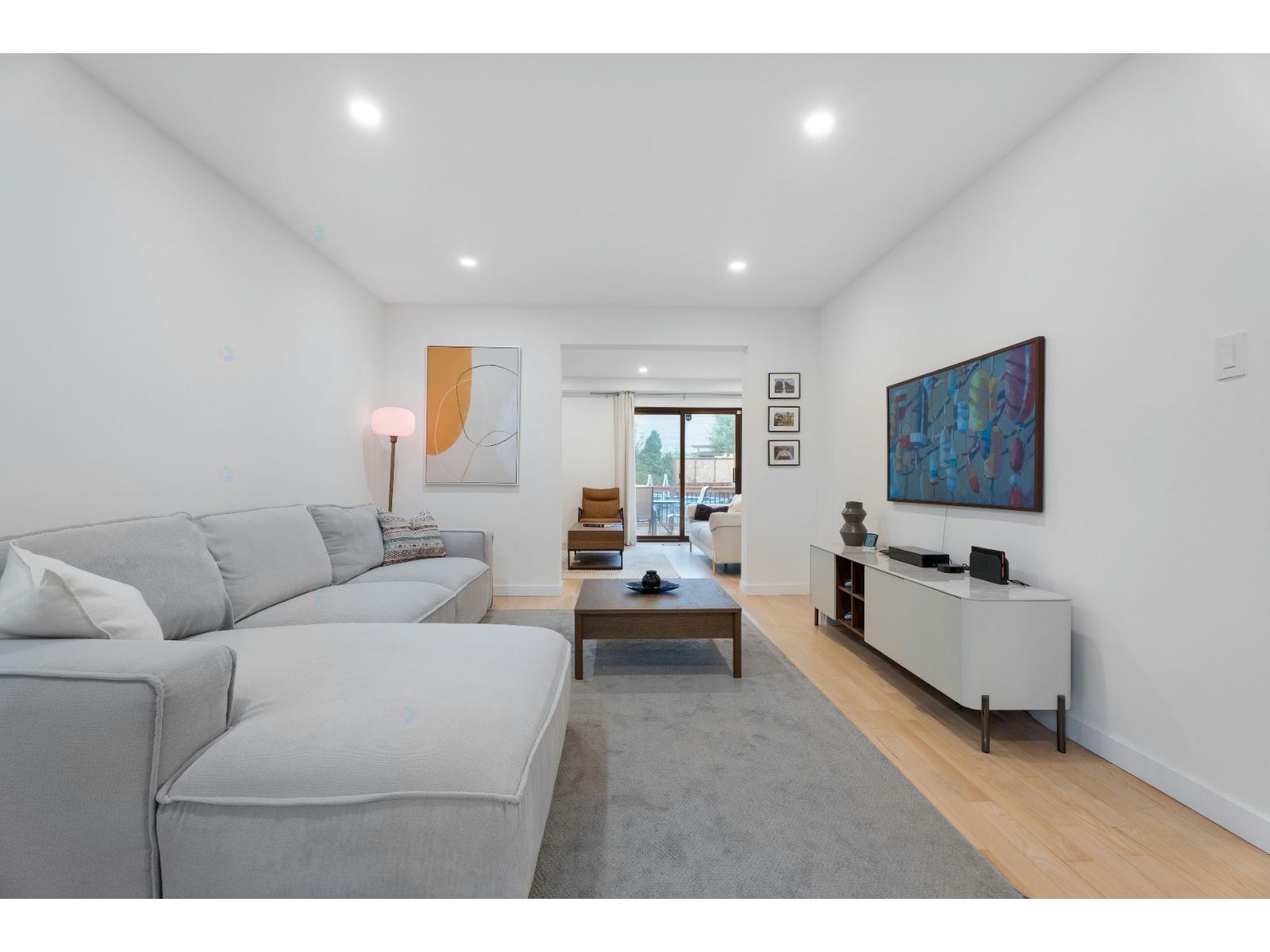 8170 Av. Saguenay Brossard Quebec Canada J4X1H7 4