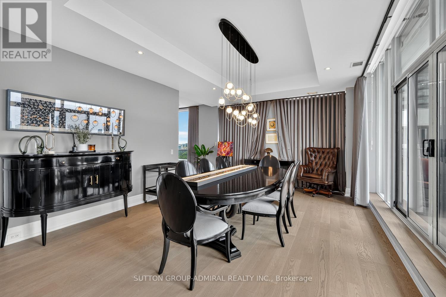 1801 - 155 St Clair Avenue W, Toronto, Ontario  M4V 0A1 - Photo 12 - C13766828