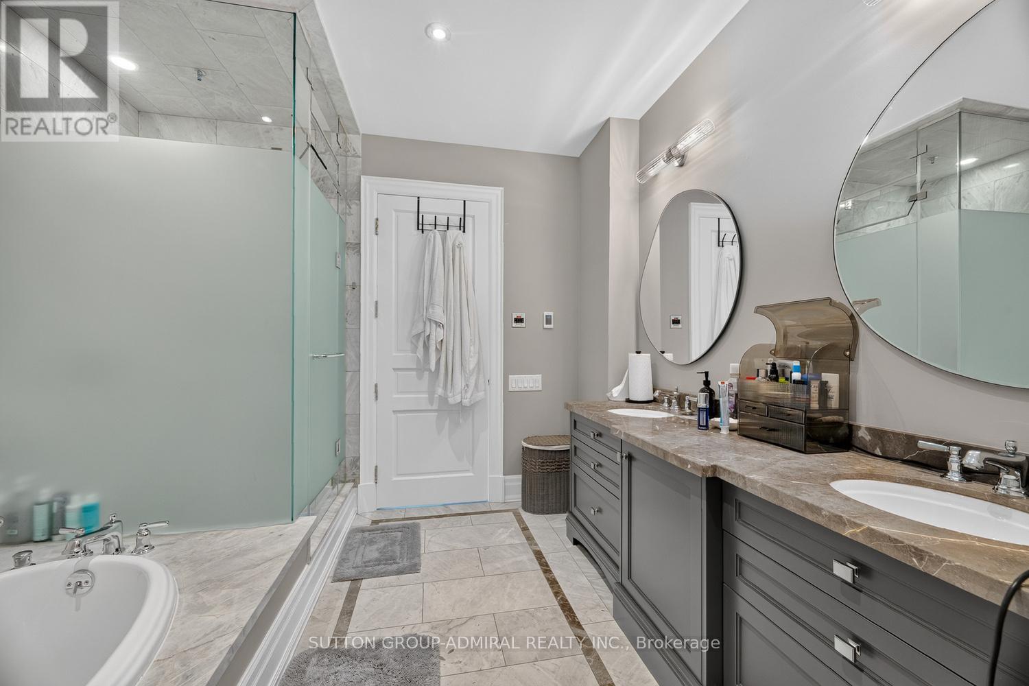 1801 - 155 St Clair Avenue W, Toronto, Ontario  M4V 0A1 - Photo 23 - C13766828