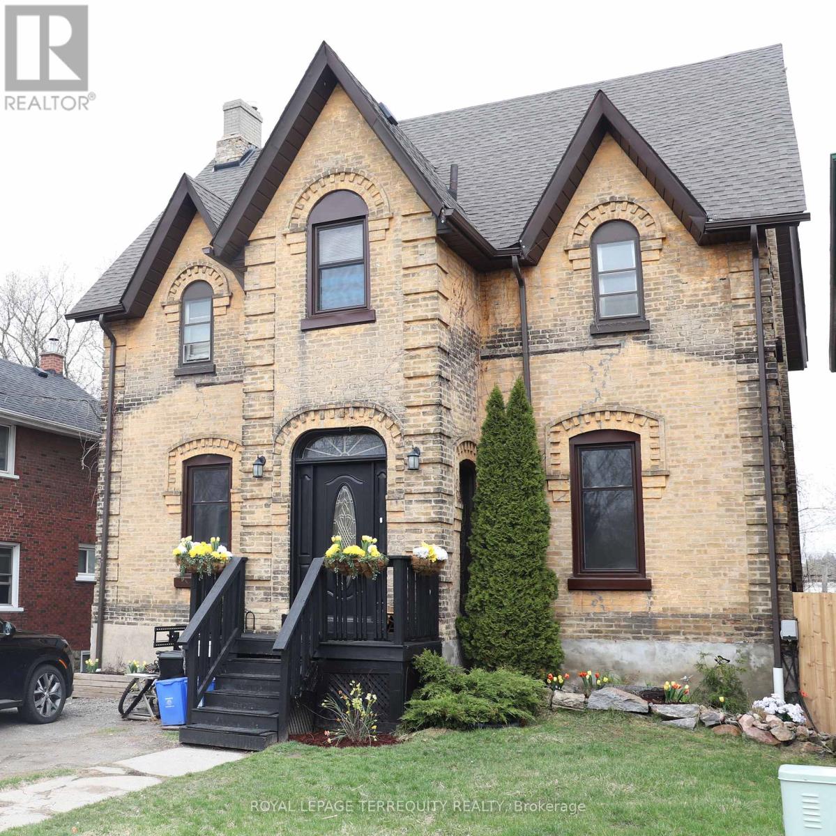 51 Nassau Street, Oshawa, Ontario  L1J 4A3 - Photo 1 - E13766950