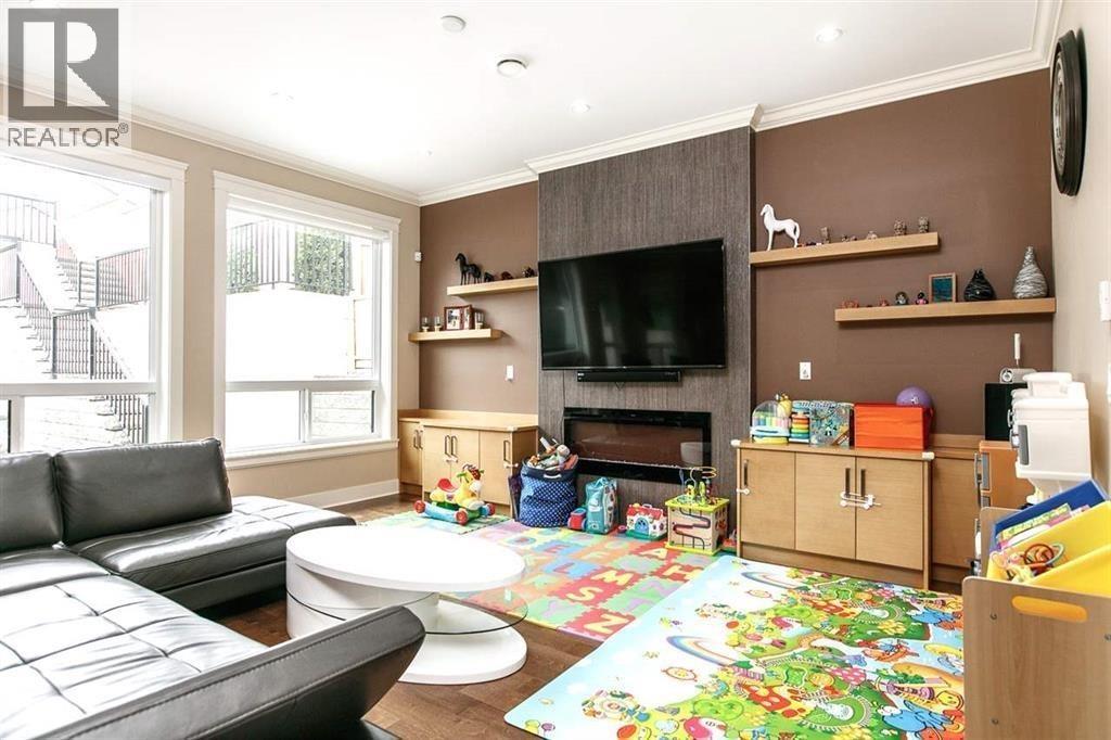 1132 Cloverley Street, North Vancouver, British Columbia  V7L 1N6 - Photo 10 - R3163744