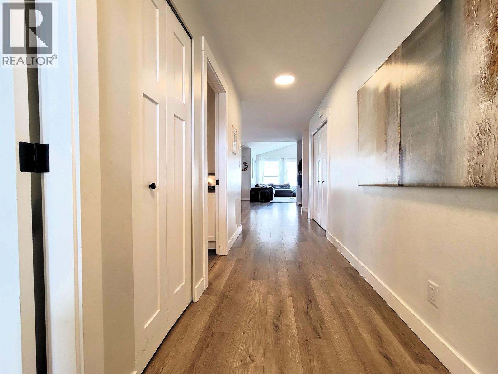 1040 Celia Crescent, Gibsons, British Columbia  V0N 1V7 - Photo 6 - R3163755