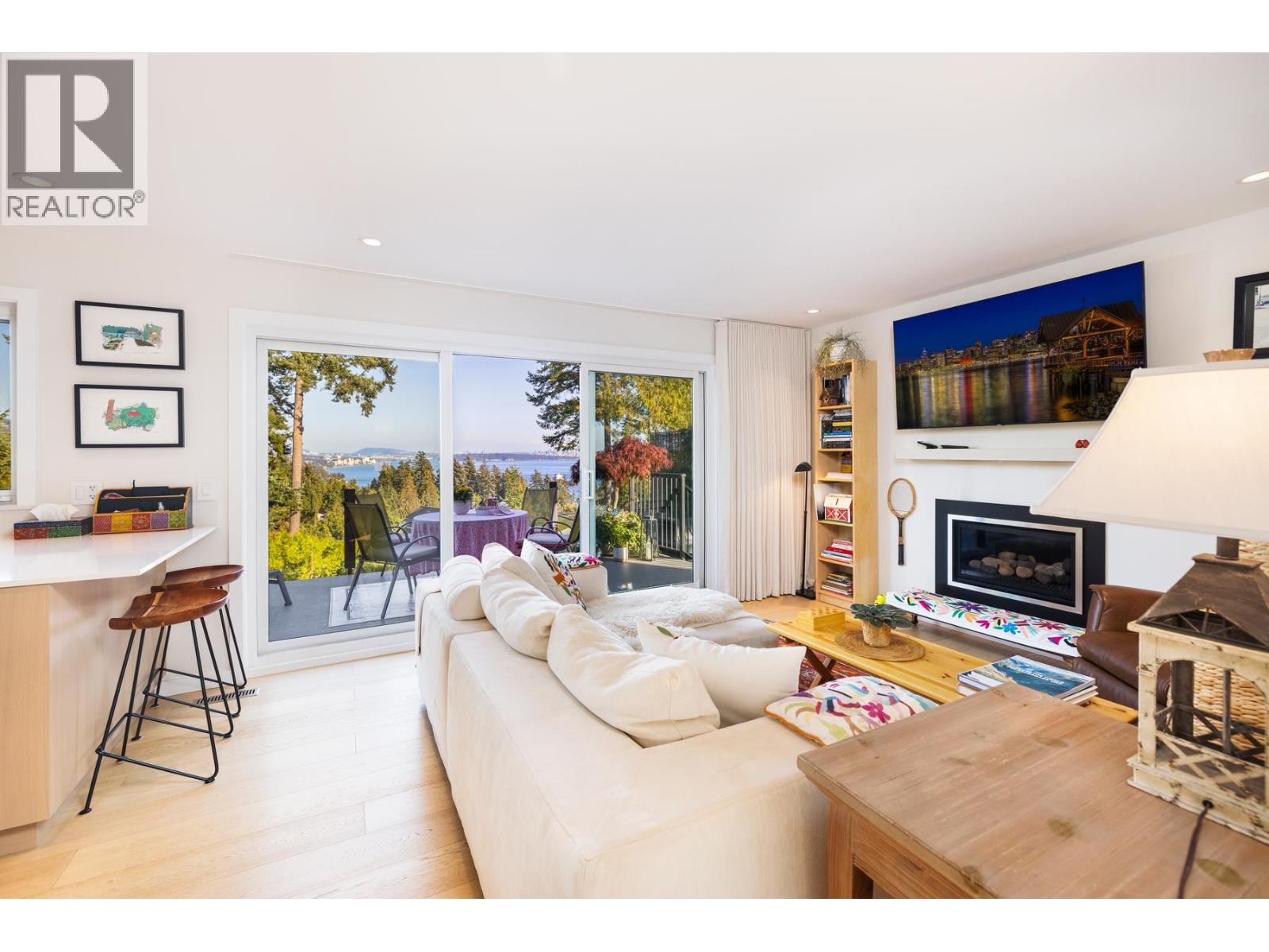 4772 Meadfeild Court, West Vancouver, British Columbia  V7W 2Y3 - Photo 13 - R3163758