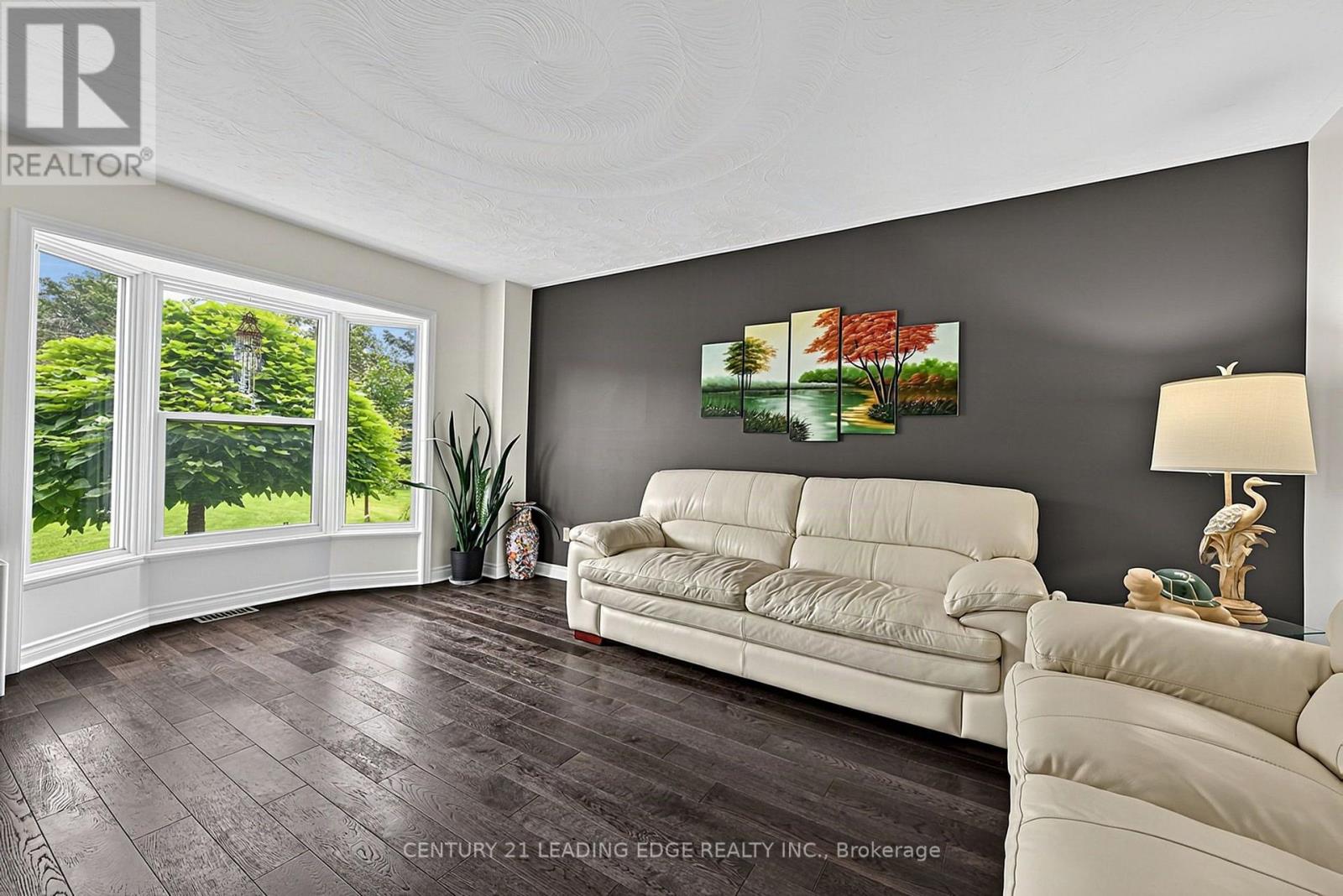 48 Broadview Avenue, Georgina, Ontario  L4P 3C8 - Photo 8 - N13766940