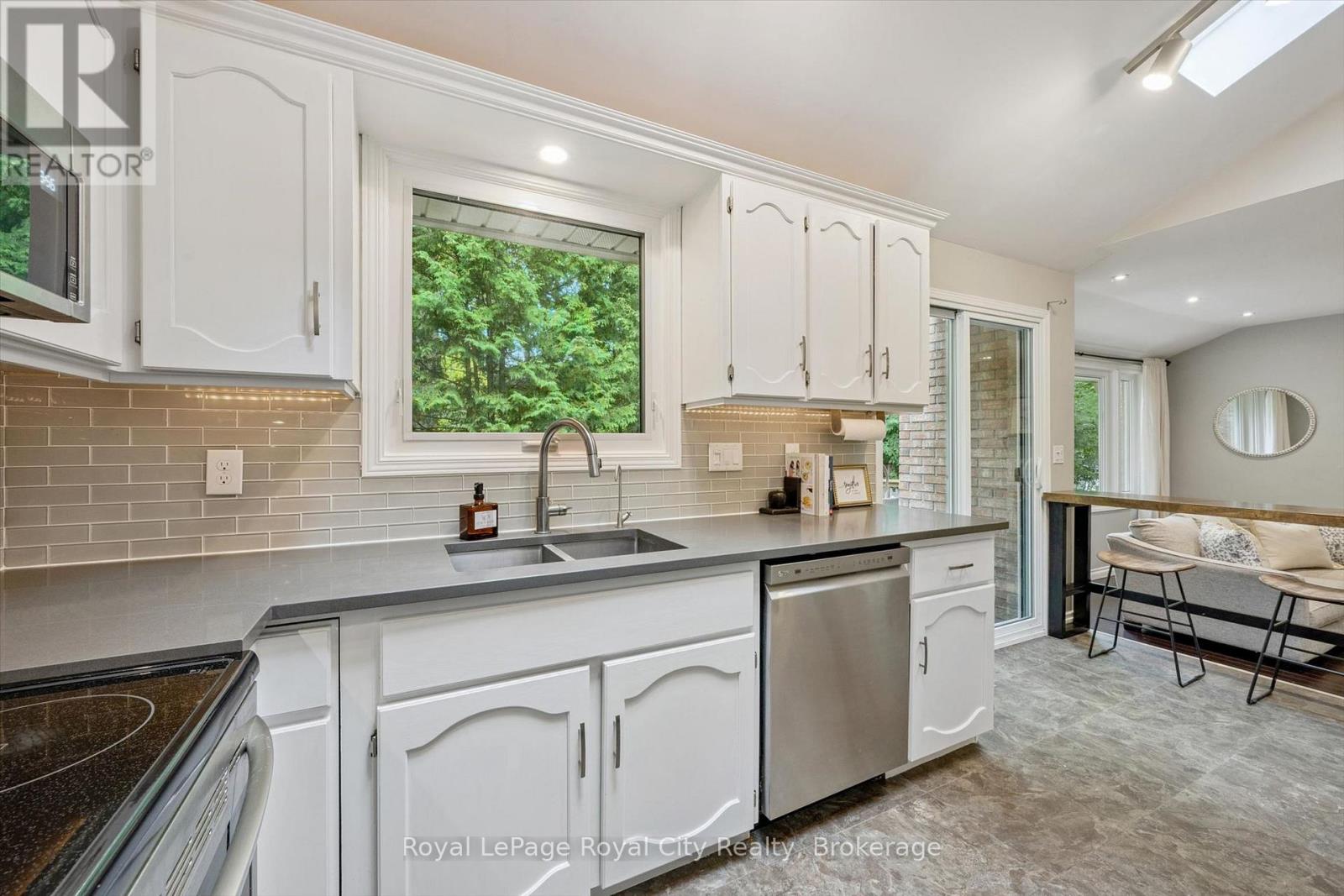 17 Sugarbush Place, Guelph (Willow West/sugarbush/west Acres), Ontario  N1H 7Z1 - Photo 19 - X13766896