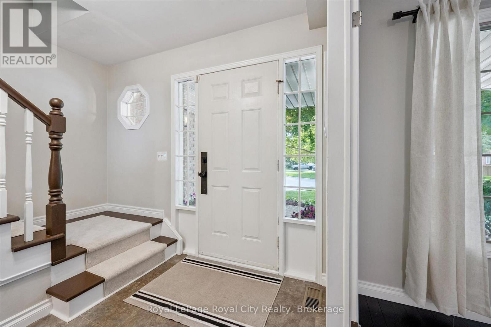 17 Sugarbush Place, Guelph (Willow West/sugarbush/west Acres), Ontario  N1H 7Z1 - Photo 4 - X13766896