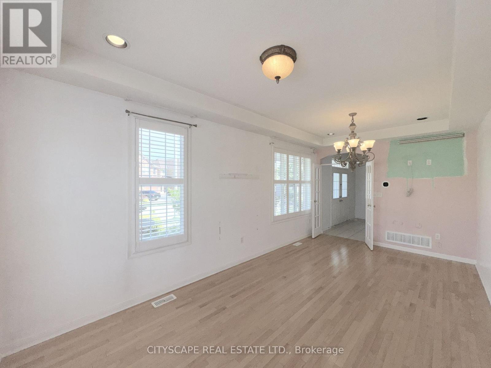 24 Eastway Street, Brampton, Ontario  L6S 0A4 - Photo 10 - W13766900