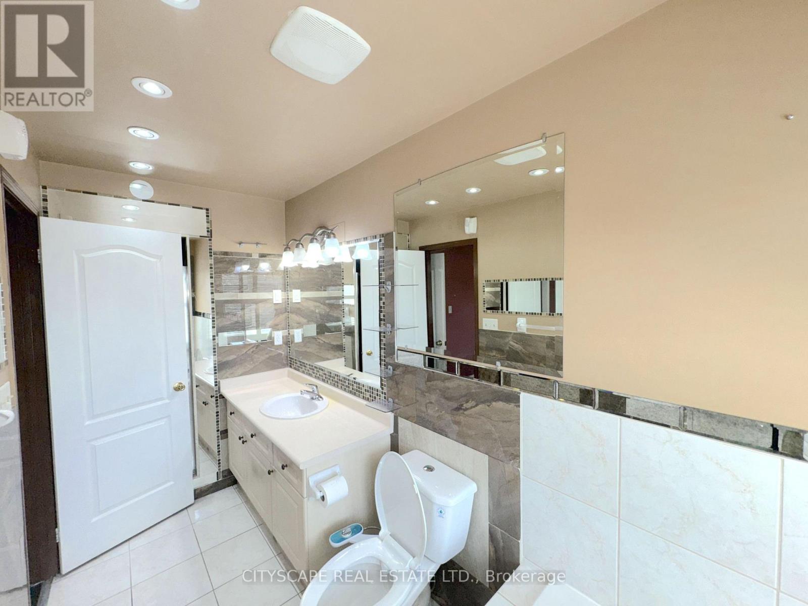 24 Eastway Street, Brampton, Ontario  L6S 0A4 - Photo 25 - W13766900