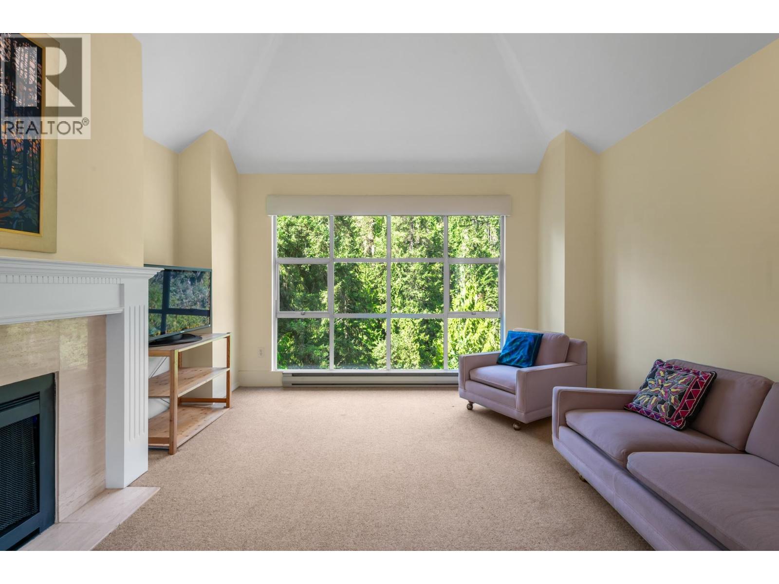 303 3373 Capilano Crescent, North Vancouver, British Columbia  V7R 4W7 - Photo 10 - R3161125