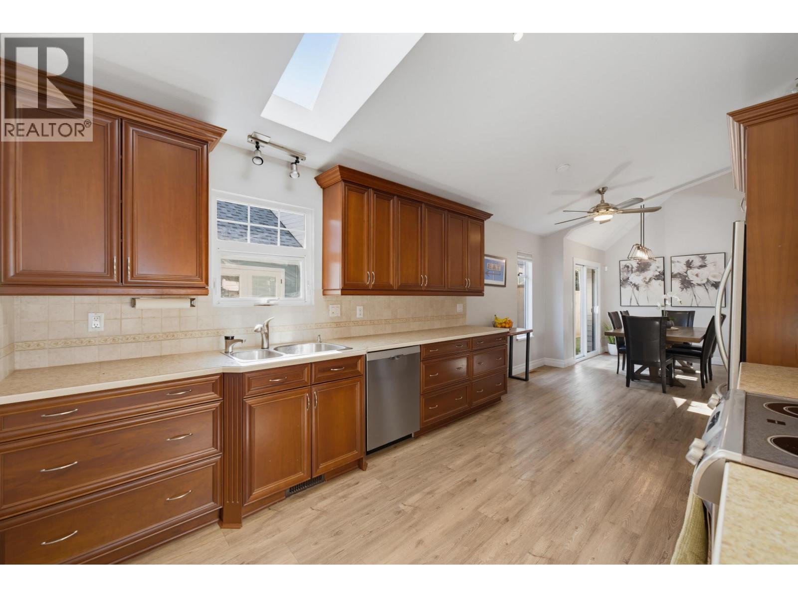 16 2865 Glen Drive, Coquitlam, British Columbia  V3B 6W1 - Photo 14 - R3162156
