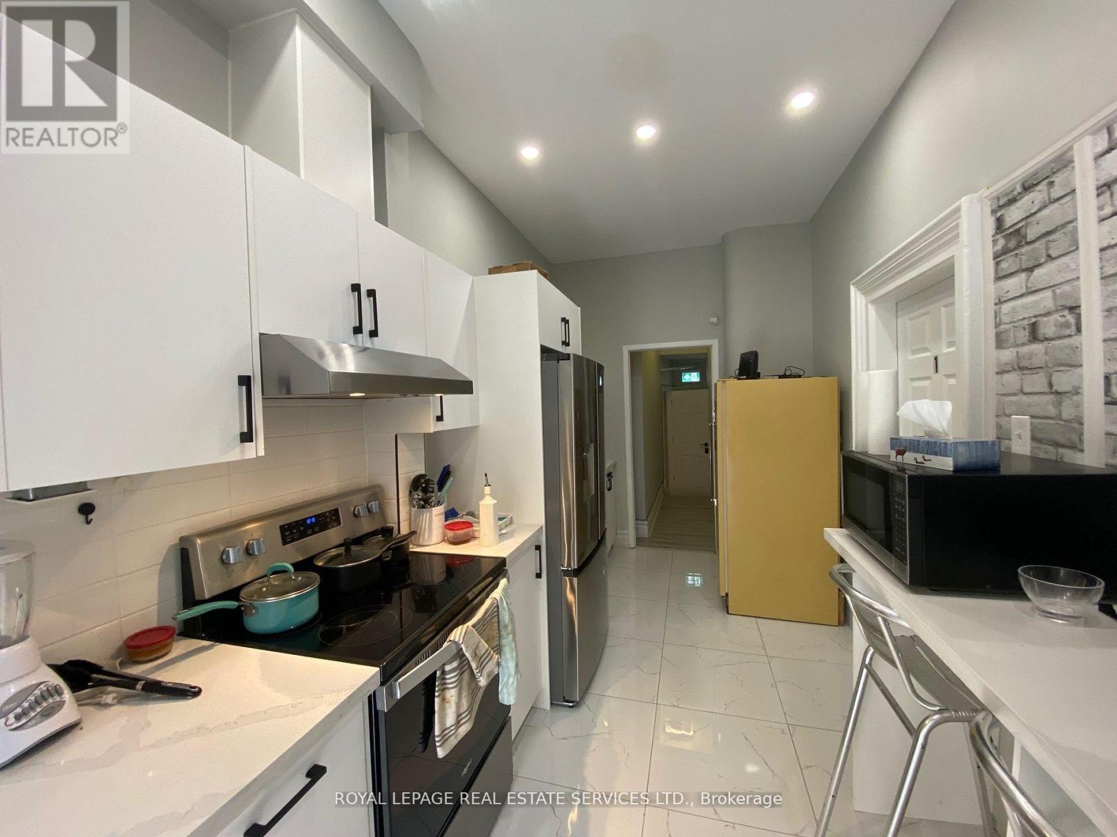 202 - 206 Carlton Street, Toronto, Ontario  M5A 2L1 - Photo 3 - C13548002