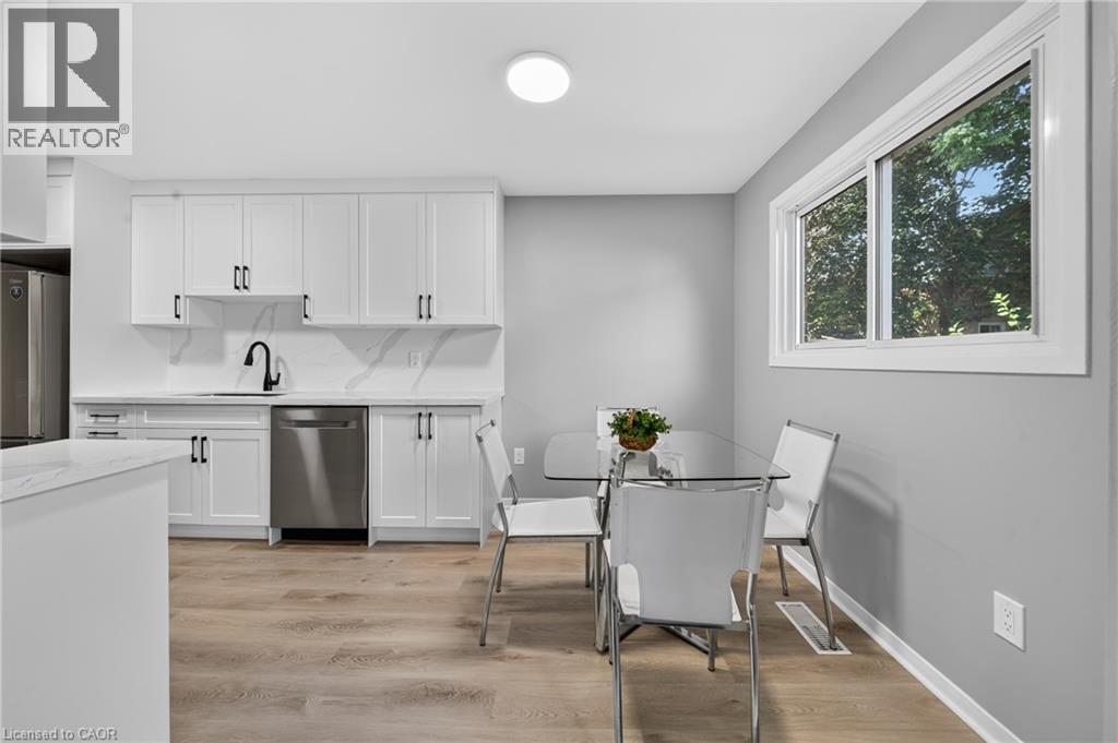 4353 Sawmill Valley Drive, Mississauga, Ontario  L5L 3L3 - Photo 10 - 40861031